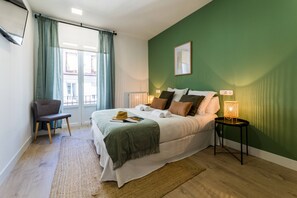 2 bedrooms, iron/ironing board, free WiFi, bed sheets - GETARIA SUITE: superior apartment for 4 PAX. Pedestrian street. 2min walk from La Concha beach (San Sebastián)