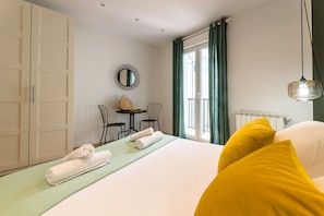4 chambres, fer et planche à repasser, accès au Wi-Fi (inclus)
