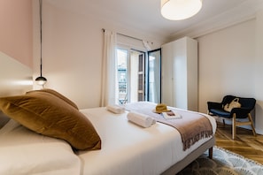 3 chambres, fer et planche à repasser, Wi-Fi gratuit, draps fournis
