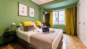 4 bedrooms, iron/ironing board, free WiFi, bed sheets