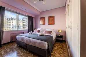 4 chambres, fer et planche à repasser, Wi-Fi gratuit, draps fournis