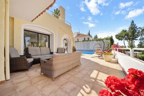 Terrace/patio - Andalusian Villa Perfect for Groups and Families (Marbella)