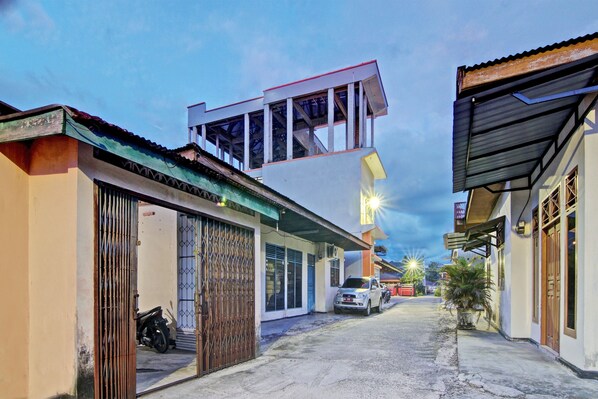Hall