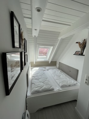 2 bedrooms, desk, iron/ironing board, free WiFi - Renoviertes Reihenmittelhaus Direkt an der Nordsee! Stilvoll, Modern, Renoviert! (Friedrichskoog)