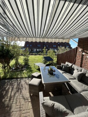 Terrace/patio - Renoviertes Reihenmittelhaus Direkt an der Nordsee! Stilvoll, Modern, Renoviert! (Friedrichskoog)