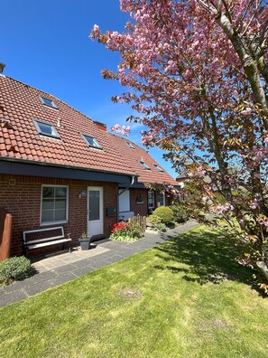 Exterior - Renoviertes Reihenmittelhaus Direkt an der Nordsee! Stilvoll, Modern, Renoviert! (Friedrichskoog)