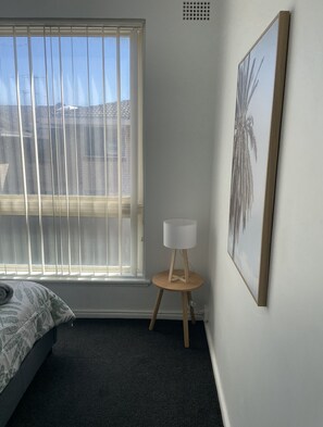 2 bedrooms, iron/ironing board, bed sheets