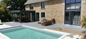 Piscina all'aperto, una piscina riscaldata