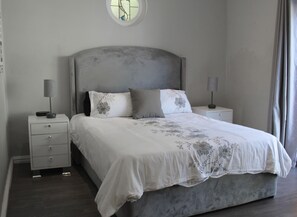 3 dormitorios, escritorio, tabla de planchar con plancha y wifi gratis