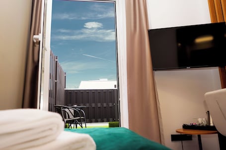 Ropa de cama hipoalergénica y minibar