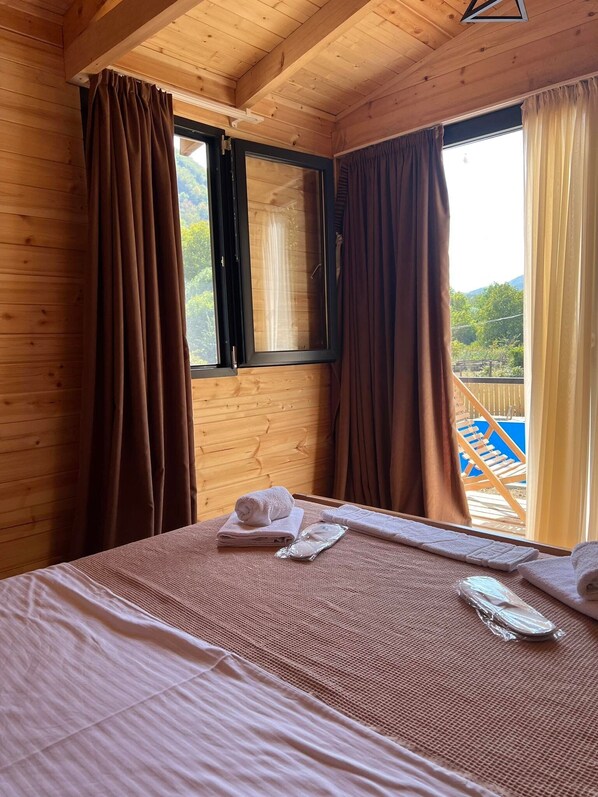 2 bedrooms, bed sheets