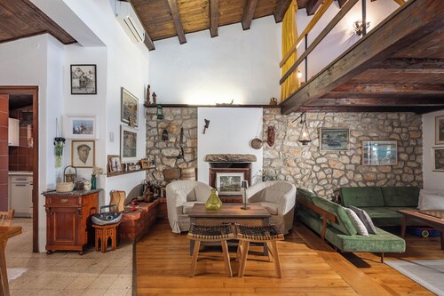 Lovely Holiday Home By The Sea