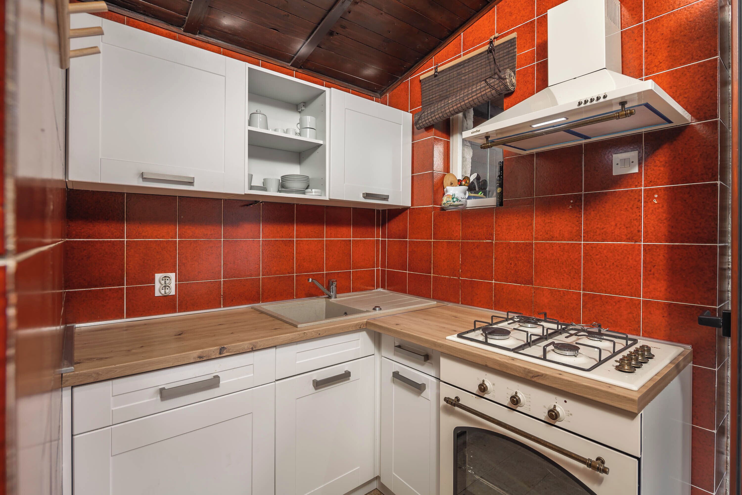 Familienhaus, Mehrere Schlafzimmer, Meerseite (Lovely Holiday Home By The Sea) | Eigene Küche | Kühlschrank, Ofen, Herdplatte, Geschirrspüler