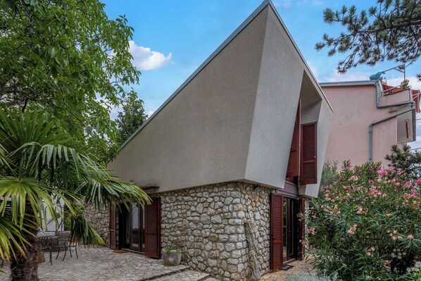 Exterior - Lovely Holiday Home By The Sea (Crikvenica)