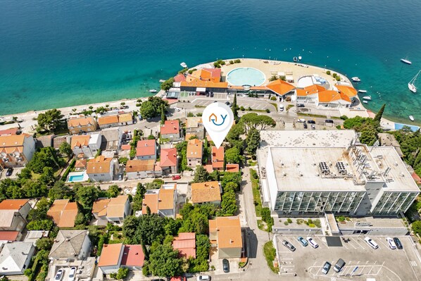 Family House, 2 Bedrooms, Fireplace, Sea Facing (Lovely Holiday Home By The Sea) | Aerial view