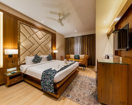 Executive Room AC | Soundproofing, free WiFi, bed sheets