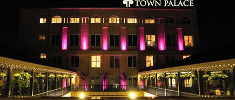 Kiến trúc tòa nhà