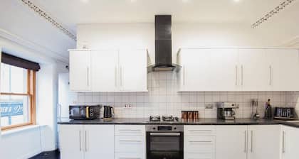 Unique 2 Bedroom Flat Kirrie Scotland