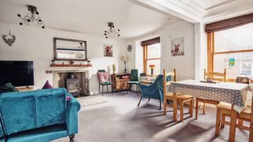 Apartment (2 Bedrooms) | Living area