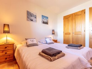 3 bedrooms, WiFi, bed sheets - 4P Apt ski-in ski-out with WIFI and parking (Les Arcs 1800)