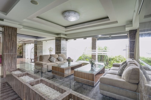 Collection O 499 Princess Keisha Hotel & Convention Center