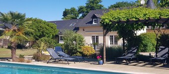 Industrial-Style Cottage near Le Mans - 2 BR, Garden, Pool Access, All-Inclusive