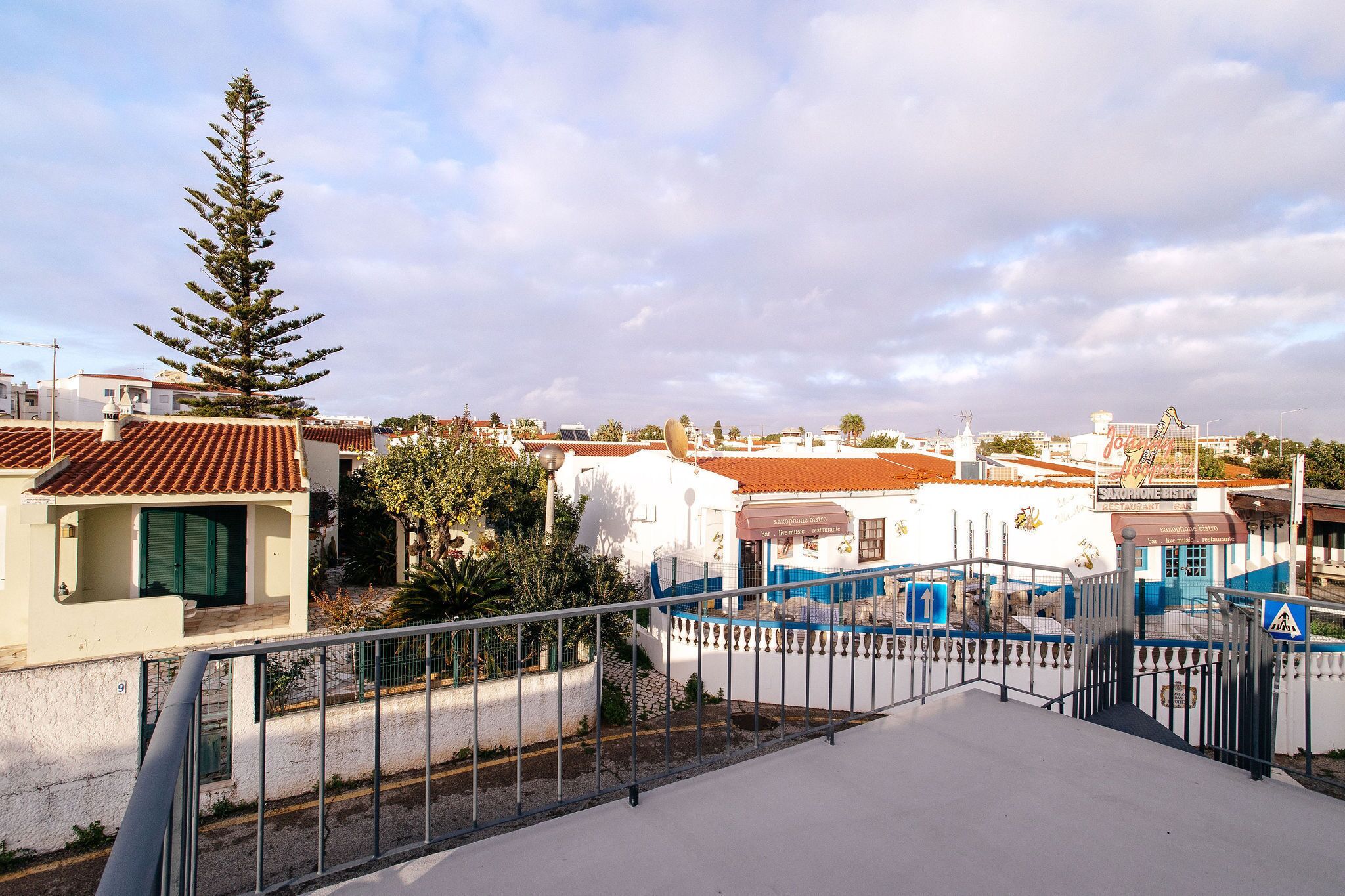 Photo - Oura Villa V2 Flores