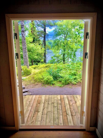 Cottage with fantastic lake view! 