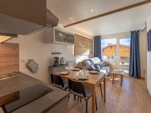 Interior - Renovated apartment near slopes with wifi (Val Thorens)