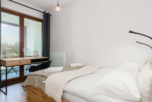 1 bedroom, desk, iron/ironing board, WiFi