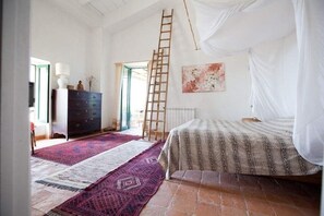 3 chambres, coffres-forts dans les chambres, lit parapluie, Wi-Fi