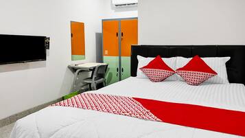 Escritorio, espacio para trabajar con laptop y wifi gratis