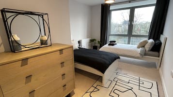 Apartment, Mehrere Betten | 2 Schlafzimmer, Bügeleisen/Bügelbrett, kostenloses WLAN, Bettwäsche