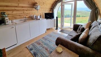 Kabin, 1 Tempat Tidur King | Area keluarga | TV layar datar