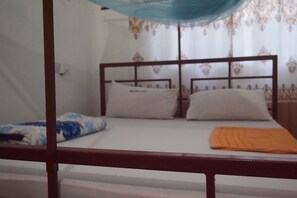 Interior - Makuna lodge (Moshi)