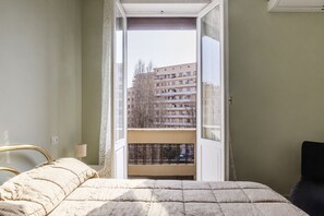 1 chambre, fer et planche à repasser, accès à Internet, literie fournie