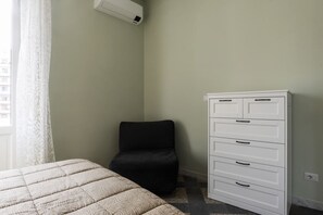 1 bedroom, iron/ironing board, Internet, bed sheets