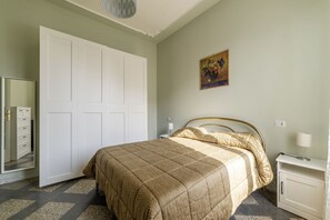 1 bedroom, iron/ironing board, Internet, bed sheets