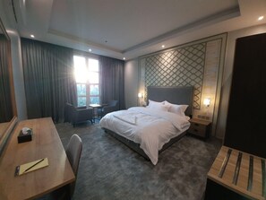 Premium bedding, memory-foam beds, free minibar, in-room safe - Dormira Apartment Hotel / دورميرا للشقق الفندقية (Riyadh)