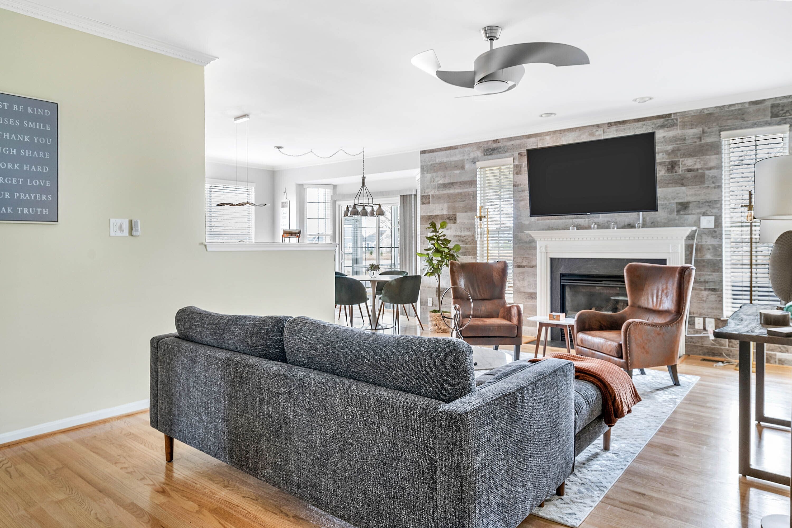 House, Multiple Beds, Fireplace | Living area | TV, fireplace, MP3 dock