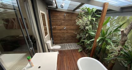 Fully serviced luxury self-catering house