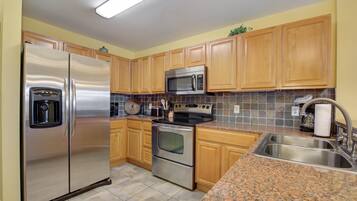 Kondominium, Beberapa Tempat Tidur, jet tub | Dapur pribadi | Lemari es, microwave, oven, dan kompor