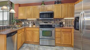 Kondominium, Beberapa Tempat Tidur, jet tub | Dapur pribadi | Lemari es, microwave, oven, dan kompor