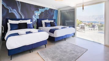 Vila Basic | 8 kamar tidur, brankas, meja kerja, dan kedap suara