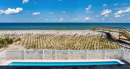 Beachfront, Private home, dog friendly, heated pool, 4 BR