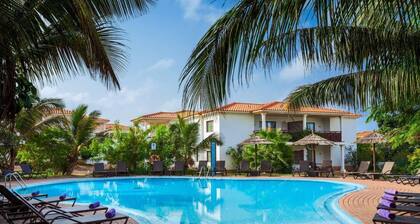 Tortuga Beach Lovely 2 bed Apartment and Gardens