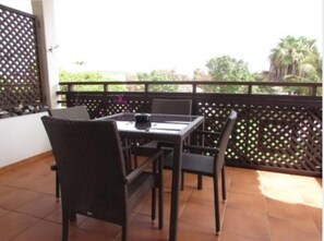 Apartment | Speisen im Freien