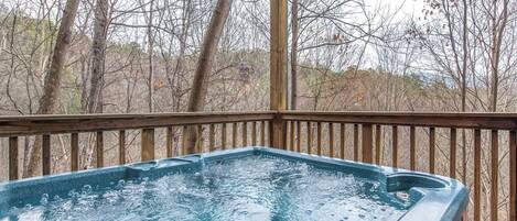 Condo, varias camas, hidromasaje, vista a la montaña | Tina de hidromasaje al aire libre