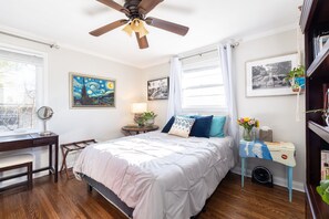 2 bedrooms, desk, iron/ironing board, free WiFi