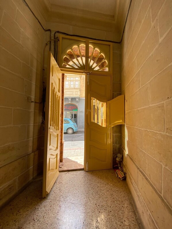 Front of property - Haasta Accomodation (Qormi)